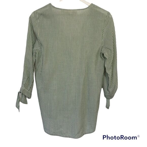 H&M LOGG Striped Green & White Seersucker Tie Cuff Long Sleeve Top size 6 - Picture 2 of 4